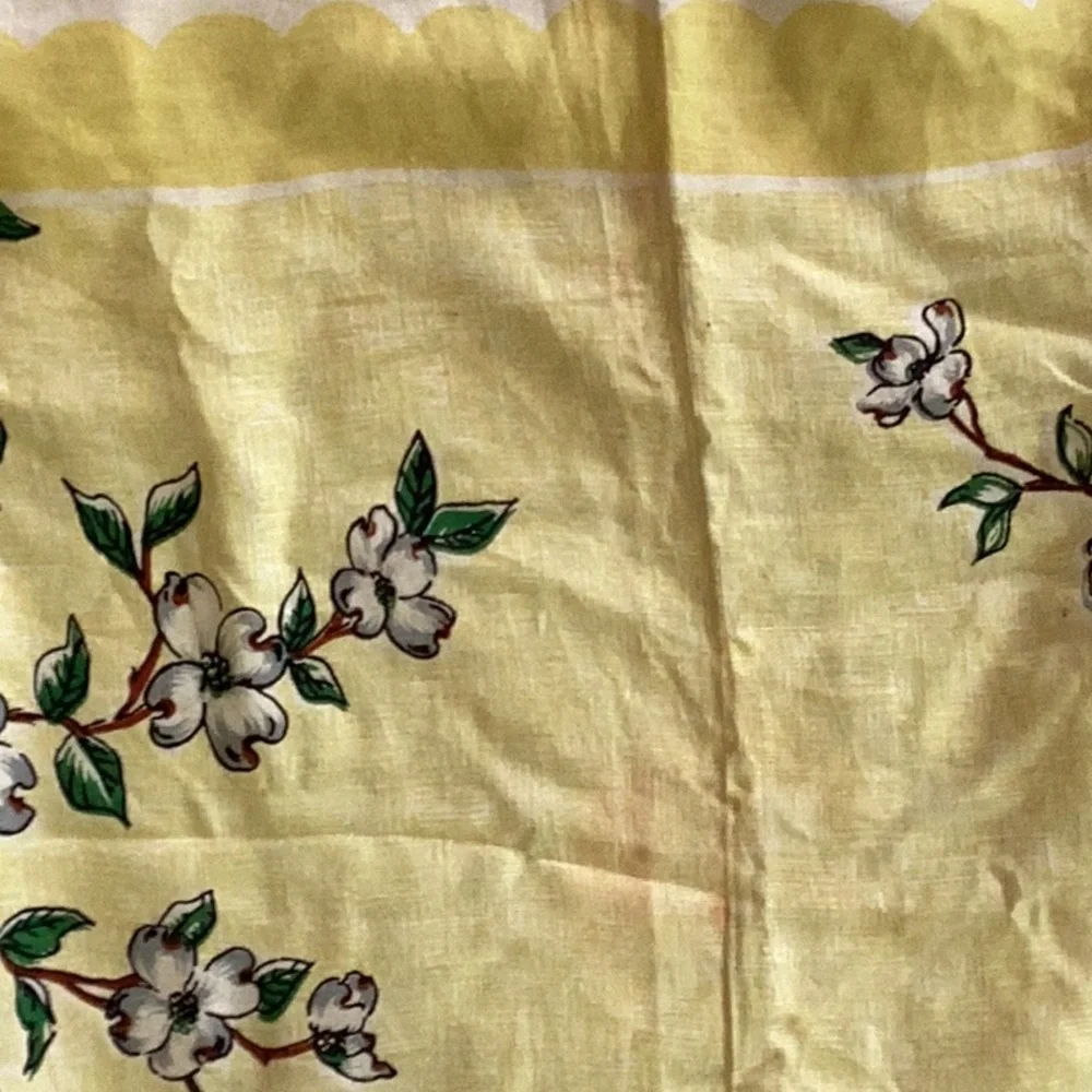 🌼 DOGWOOD Vintage 50's/60's MCM Floral Tablecloth Square 48” GORGEOUS VNPLVC 🌼